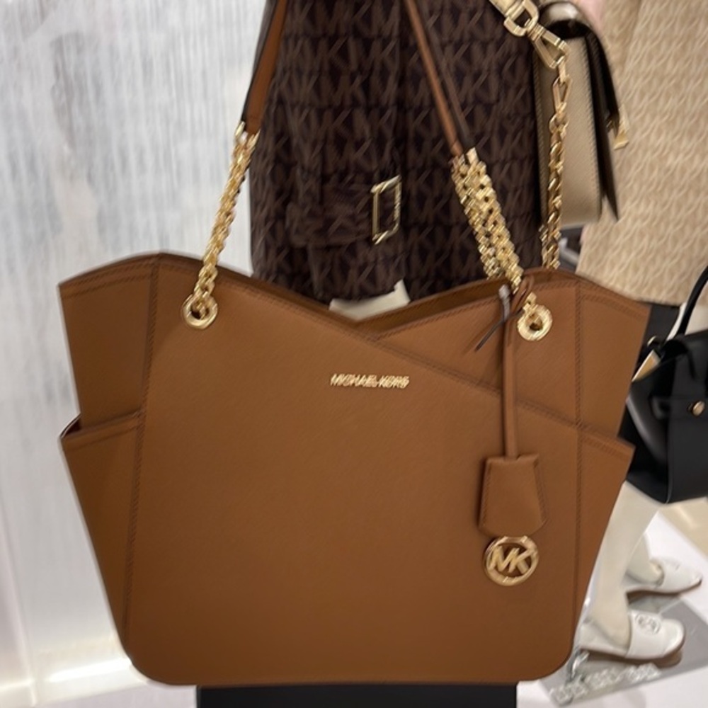 Michael Kors Jet Set Travel Large Chained Tote Shoulder Bag MK Luggage 
NWT